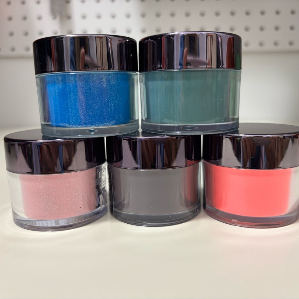 Nailboo- 5 dip powders, 1 bottle brush saver, and 2 brush replacements